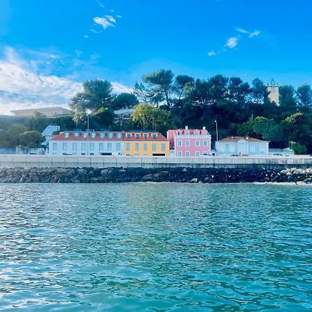 Homeysuite Seahouse At The Cruz Quebrada