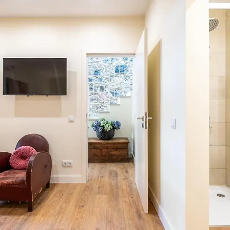 아파트 Homeysuite Seahouse At The *